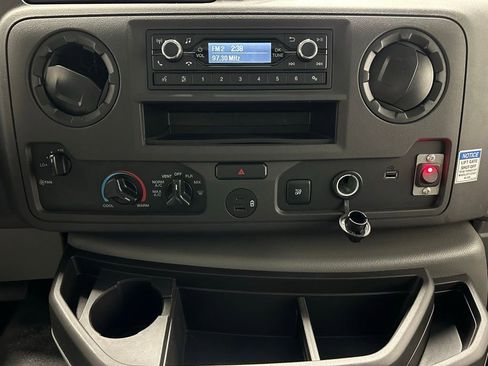 Used 2024 Ford E-350 and Econoline 350 Super Duty image 26