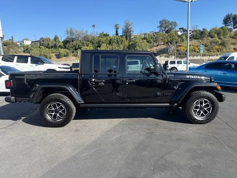 Used 2023 Jeep Gladiator Sport AWD/4WD image 9