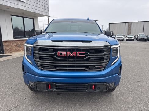 Used 2023 GMC Sierra 1500 AT4 w/ AT4 Premium Package image 9