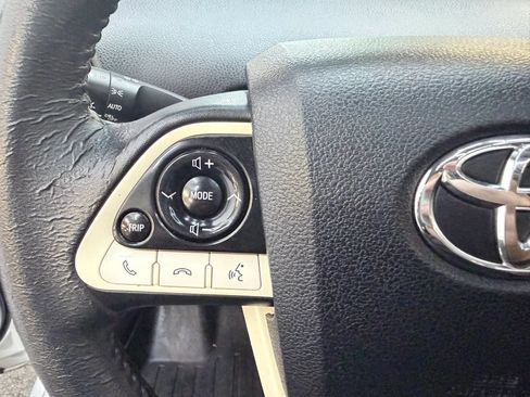 Used 2017 Toyota Prius Four w/ Premium Convenience Package FWD image 14