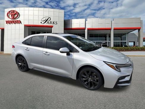 Used 2024 Toyota Corolla SE w/ SE Premium Package FWD image 1