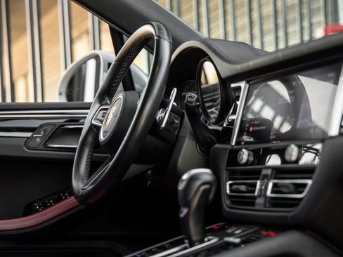 Certified 2022 Porsche Macan S AWD/4WD image 47