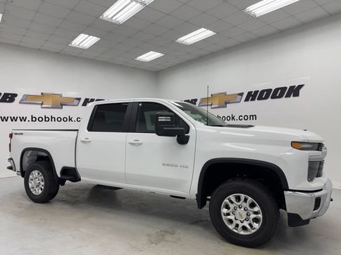 New 2026 Chevrolet Silverado 2500 LT AWD/4WD image 3