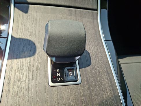 Used 2026 Land Rover Range Rover Velar S AWD/4WD image 10