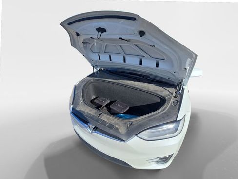 Used 2020 Tesla Model X Long Range image 21