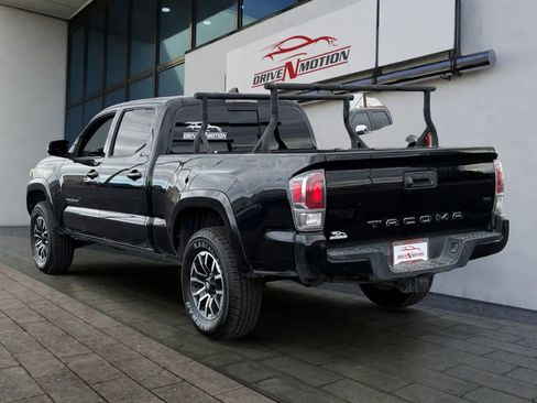 Used 2021 Toyota Tacoma TRD Sport w/ Technology Package image 6