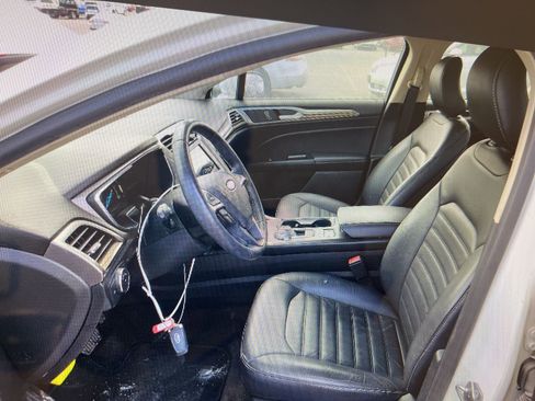 Used 2018 Ford Fusion SE w/ Equipment Group 602A image 6