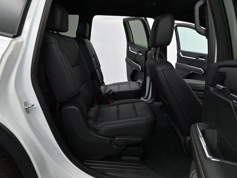 Used 2024 GMC Acadia Elevation w/ Luxury Package FWD image 34