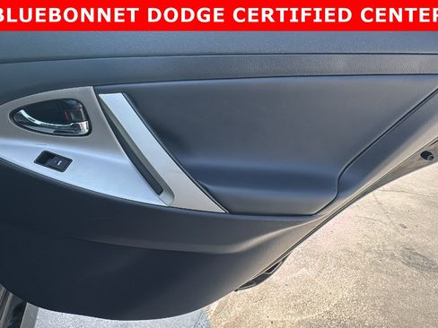 Used 2010 Toyota Camry image 25