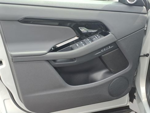 Used 2024 Land Rover Range Rover Evoque S AWD/4WD image 8