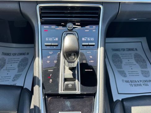 Used 2017 Porsche Panamera 4 AWD/4WD image 23