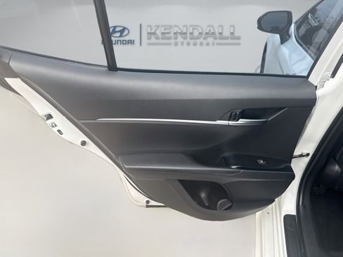 Used 2019 Toyota Camry SE FWD image 22