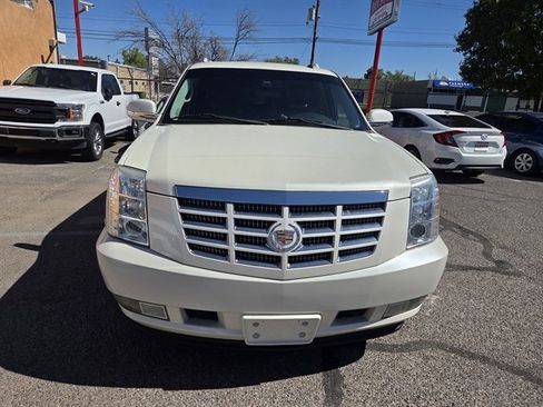 Used 2014 Cadillac Escalade ESV Luxury AWD/4WD image 4