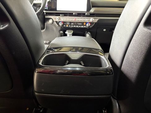 Used 2025 Kia Telluride S image 37