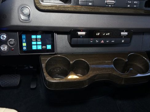 Used 2022 Mercedes-Benz Sprinter 3500 image 14