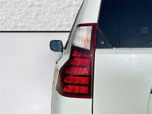 Used 2021 Lexus GX 460 Premium image 10