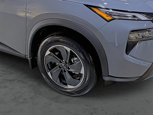 Used 2026 Nissan Rogue SV image 14