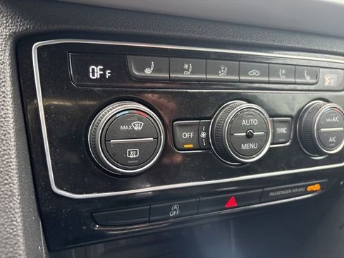 Used 2023 Volkswagen Atlas Cross Sport SEL Premium R-Line image 35