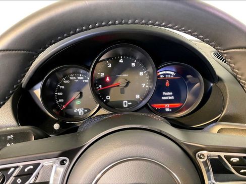 Certified 2024 Porsche 718 Cayman RWD image 29
