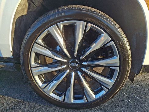 Used 2026 Cadillac Escalade Luxury w/ Touring Package image 8