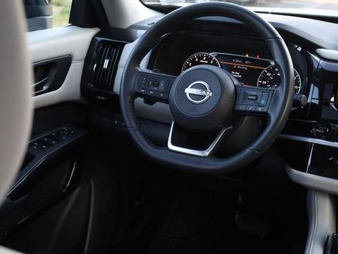 Certified 2025 Nissan Pathfinder SV w/ SV Premium Package AWD/4WD image 26