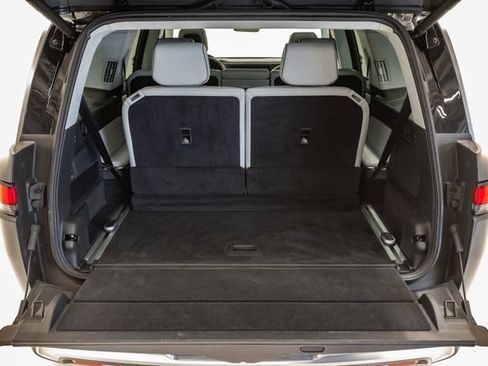 Used 2024 Rivian R1S Adventure AWD/4WD image 30