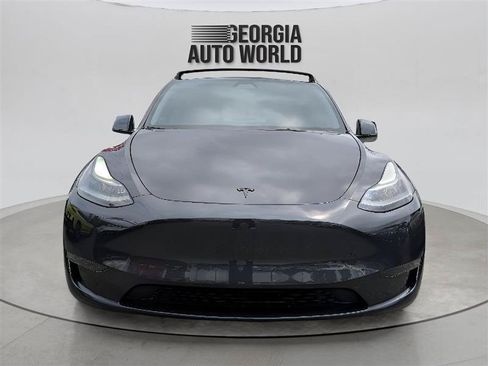 Used 2024 Tesla Model Y 2WD image 11