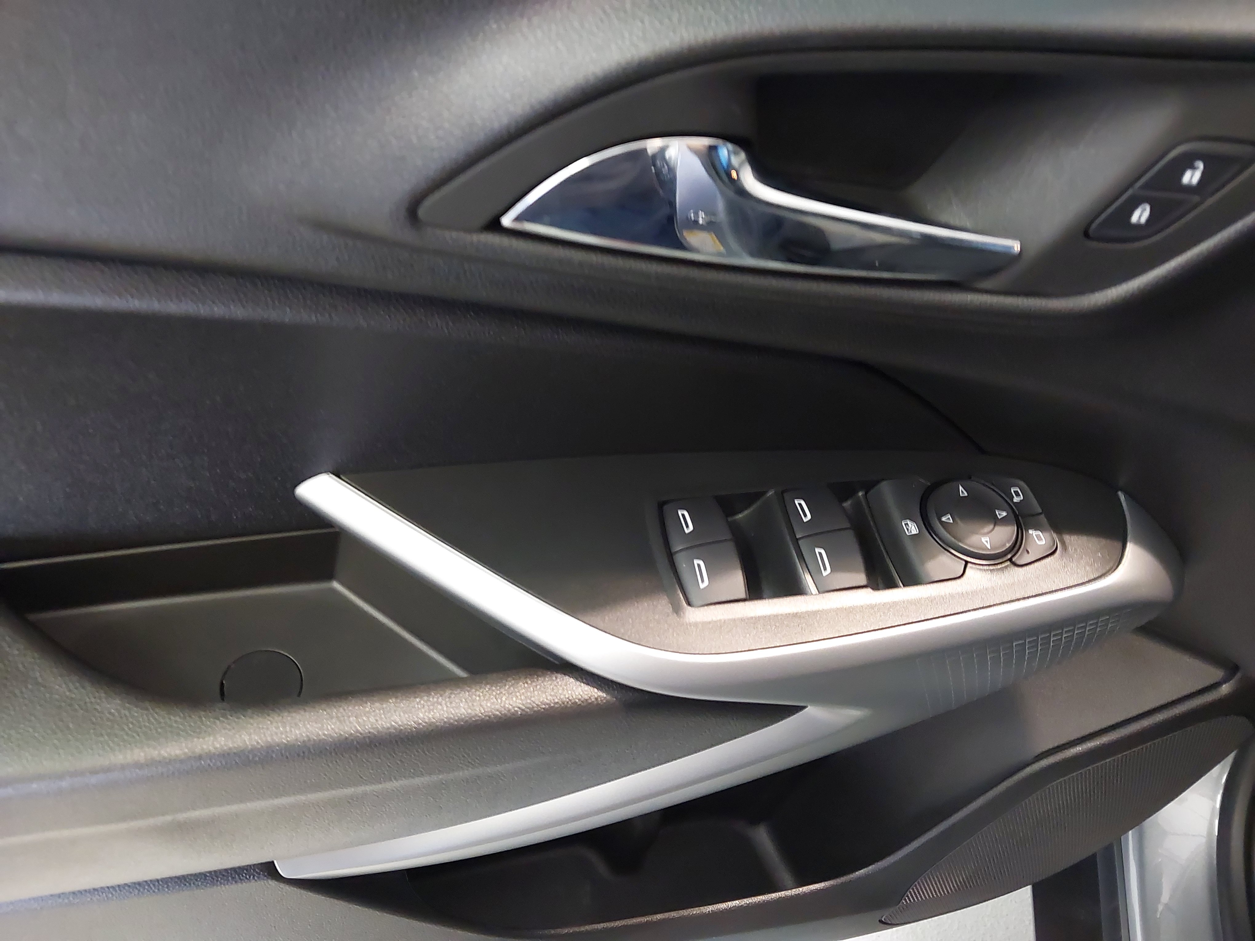 Used 2026 Chevrolet Trax RS w/ Driver Confidence Package FWD image 26