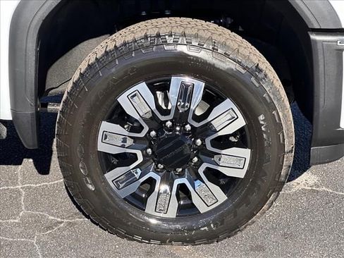 New 2026 GMC Sierra 2500 Denali w/ Denali Reserve Package image 13