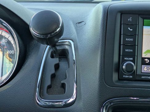 Certified 2017 Dodge Grand Caravan GT image 26