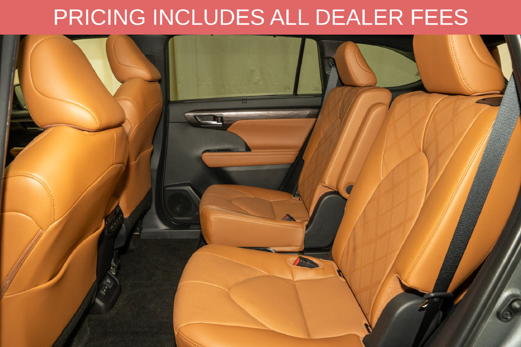 Used 2026 Toyota Highlander Platinum AWD/4WD image 10