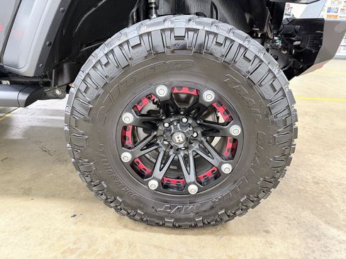 Used 2018 Jeep Wrangler Sport AWD/4WD image 12