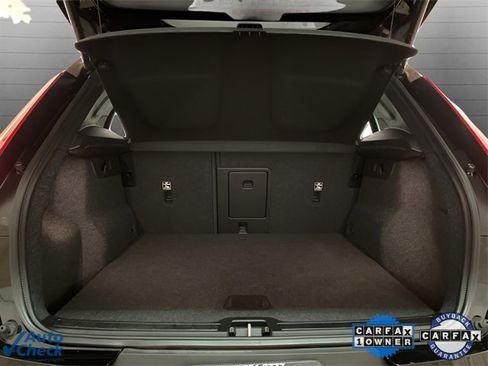 Used 2025 Volvo XC40 B5 Core image 78