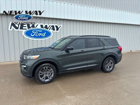 Used 2024 Ford Explorer XLT w/ Equipment Group 202A AWD/4WD image 1