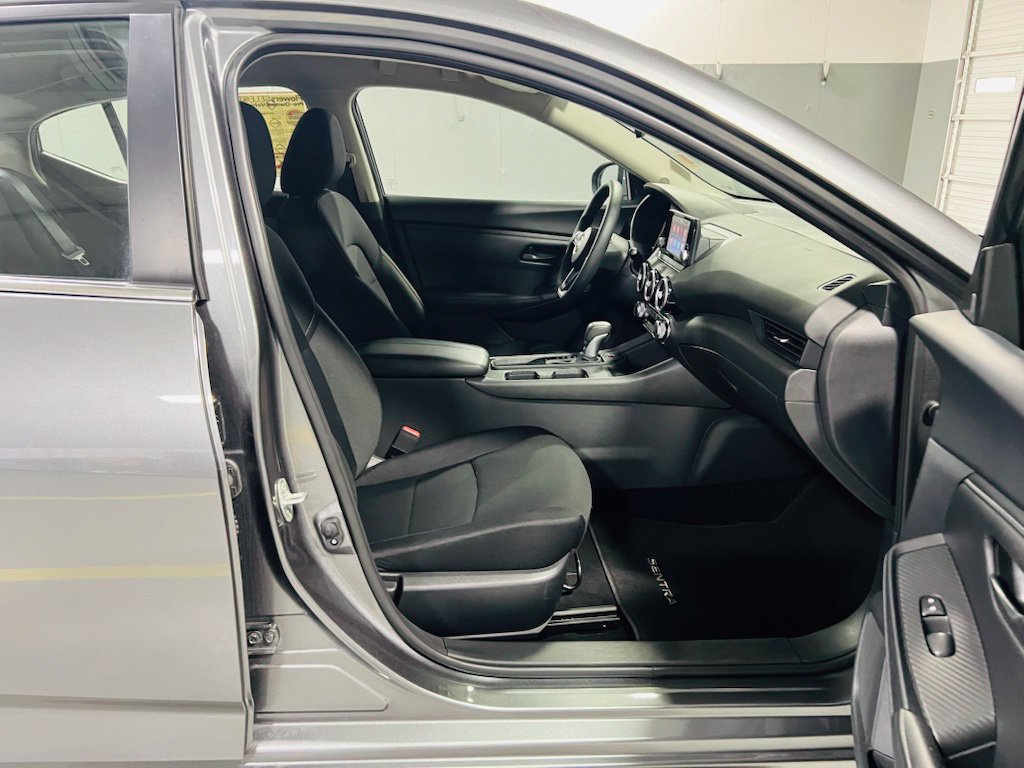 Used 2025 Nissan Sentra S FWD image 33