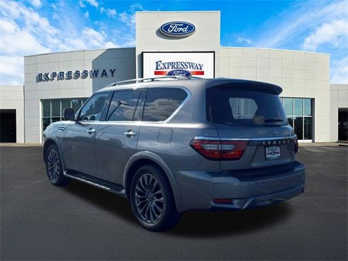 Used 2024 Nissan Armada Platinum w/ Captain's Chairs Package image 8