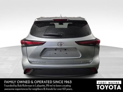 Used 2025 Toyota Highlander XLE AWD/4WD image 8
