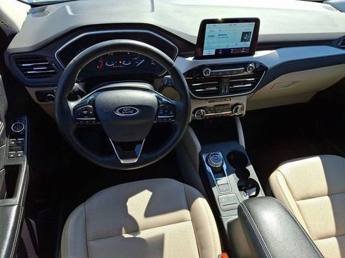 Used 2022 Ford Escape SEL AWD/4WD image 2