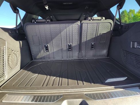 New 2026 Chevrolet Suburban Premier image 10