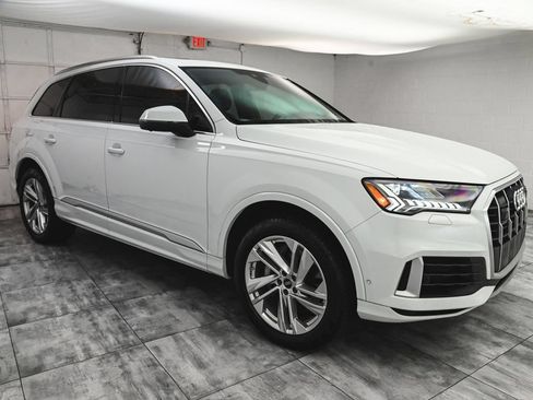 Used 2023 Audi Q7 3.0T Premium w/ Convenience Package AWD/4WD image 3