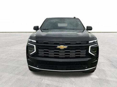 Used 2025 Chevrolet Suburban High Country AWD/4WD image 8