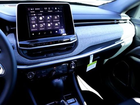 New 2026 Jeep Compass Latitude image 13