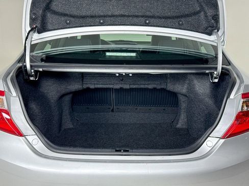 Used 2013 Toyota Camry image 24