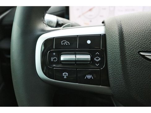 Used 2025 Genesis G80 2.5T image 17