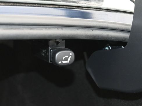 Used 2025 MAZDA MAZDA3 s image 35