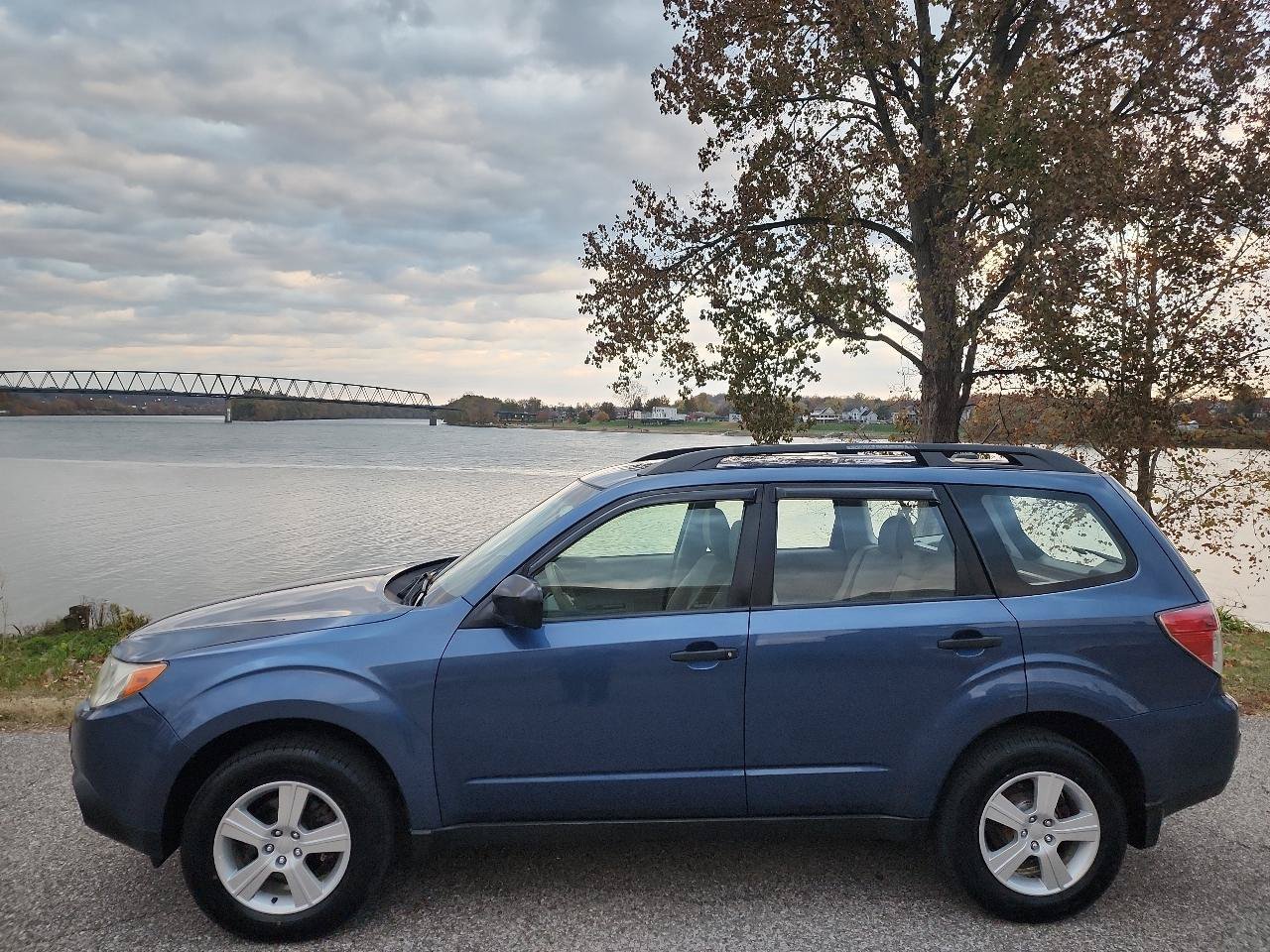 Used 2013 Subaru Forester 2.5X AWD/4WD image 2