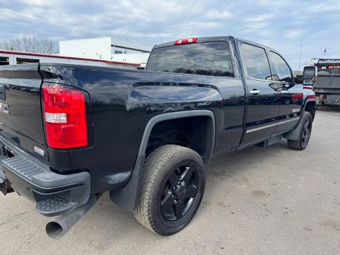 Used 2016 GMC Sierra 2500 SLT w/ All-Terrain HD Package AWD/4WD image 11