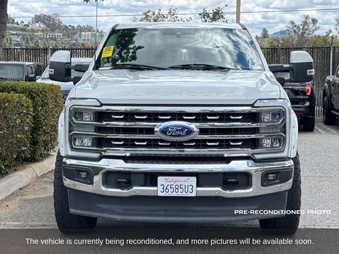 Used 2023 Ford F350 Lariat w/ Lariat Ultimate Package AWD/4WD image 11