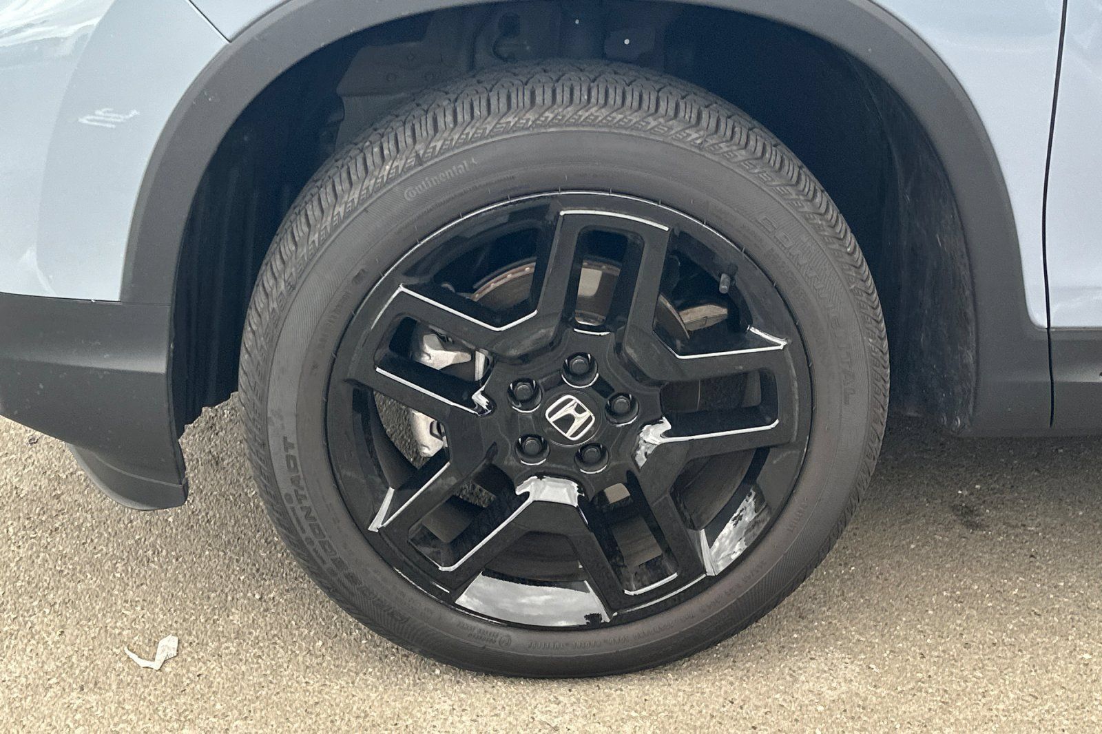 Certified 2025 Honda Passport Black Edition image 4