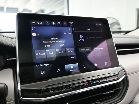 Used 2022 Jeep Compass Limited w/ Sun and Sound Group image 24